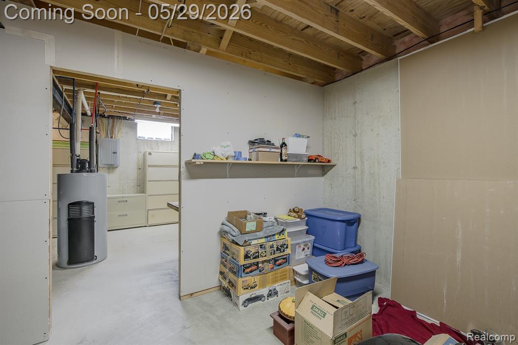 2740 Diane Marie Court, Waterford, MI 48329 — Photo 38