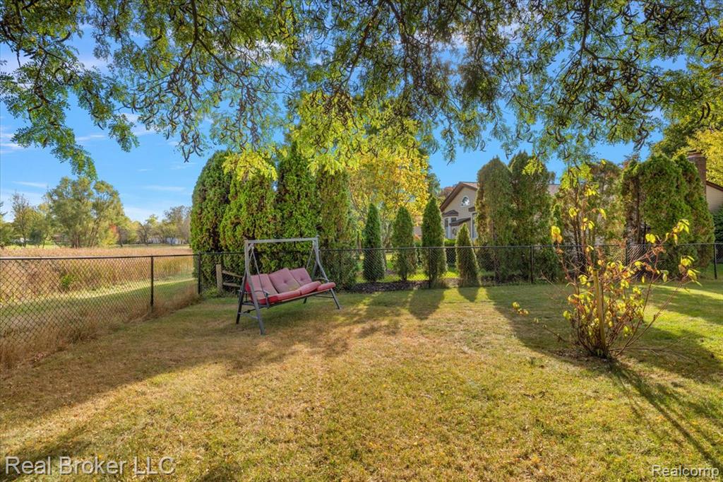 24348 Simmons Drive, Novi, MI — Photo 60