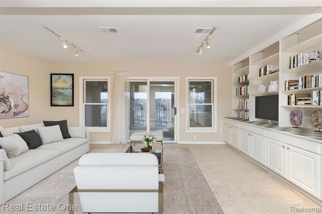 678 SUMMIT RIDGE Drive, Milford, MI 48381 — Photo 22