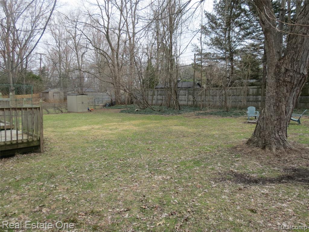 1648 Lombardy, Highland, MI 48356 — Photo 25