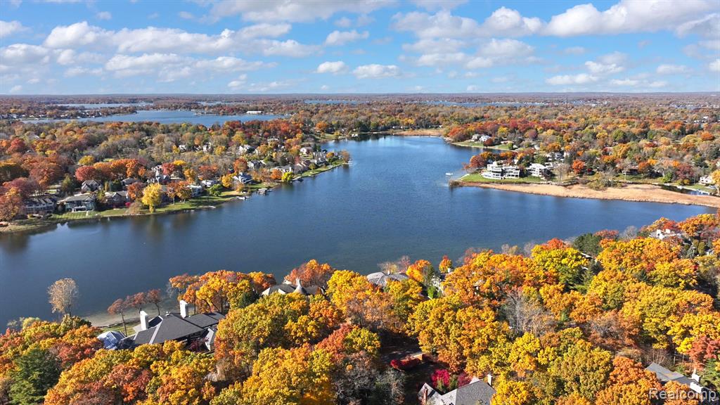 1744 Heron Ridge Drive, Bloomfield Hills, MI, 48302