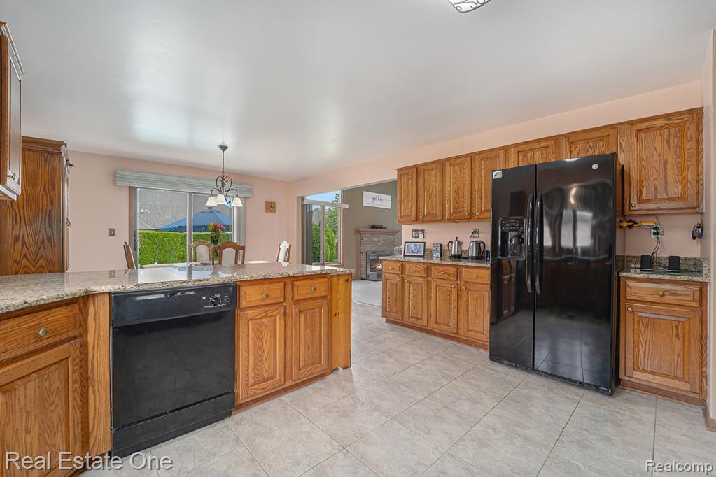 54448 Verona Park Drive, Macomb, MI 48042 — Photo 17