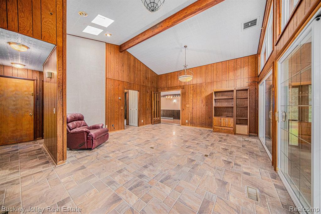 9515 MEADOW Lane, Pinckney, MI 48169 — Photo 18