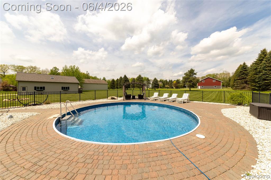 12621 Golden Oaks Drive, Milford, MI 48380 — Photo 32