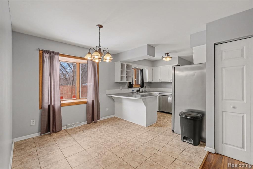 4362 Meadowlark Drive, Grand Blanc, MI 48439 — Photo 7