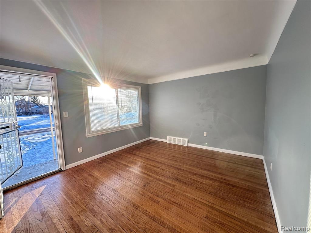 8685 Vaughan Street, Detroit, MI 48228 — Photo 5
