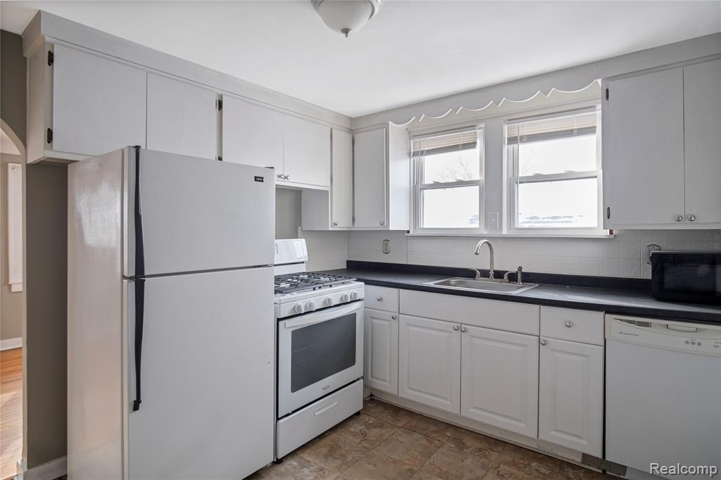 406 W 12 Mile, Royal Oak, MI 48073 — Photo 6