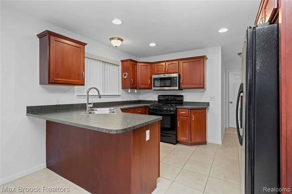 4852 Burberry Drive, Warren, MI 48092 — Photo 14