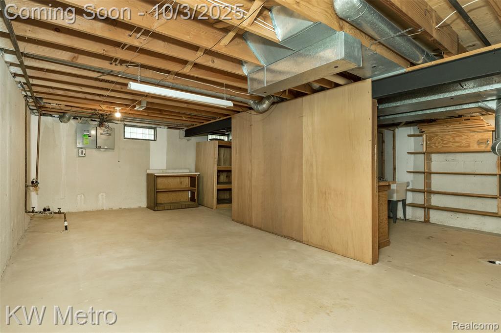 435 Thornridge Court, Rochester Hills, MI 48307 — Photo 38