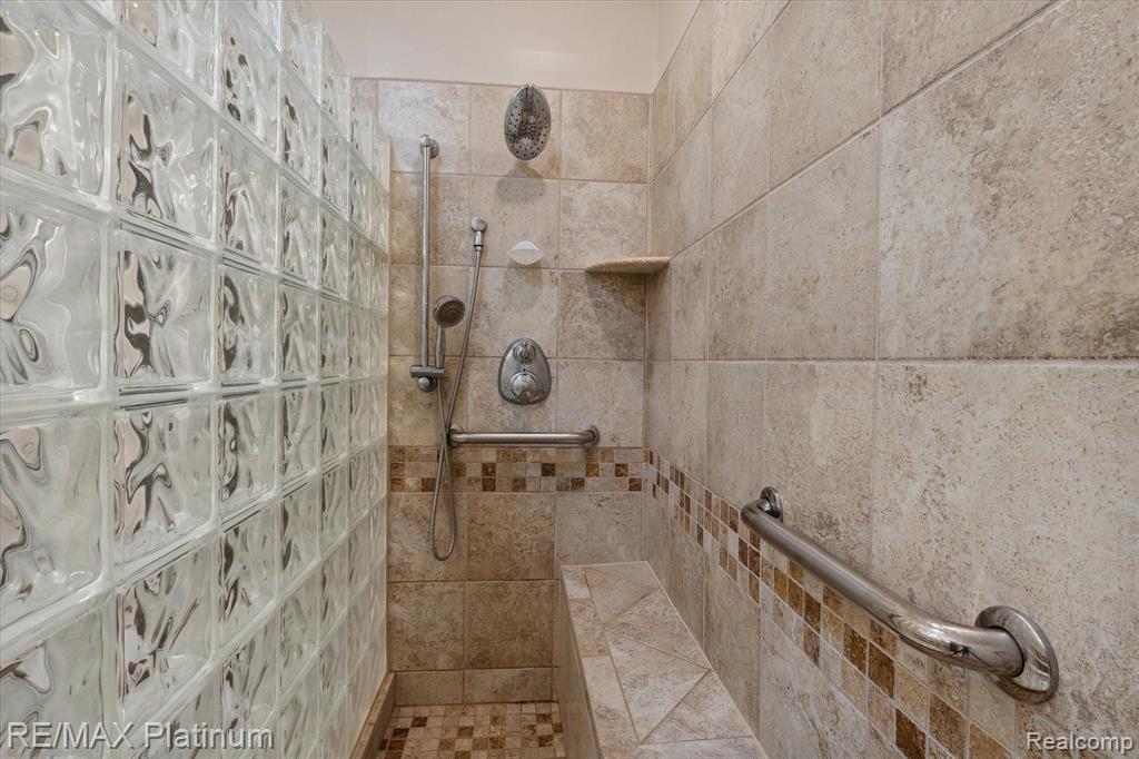 3872 RAINIER Drive, 94, Howell, MI 48843 — Photo 23