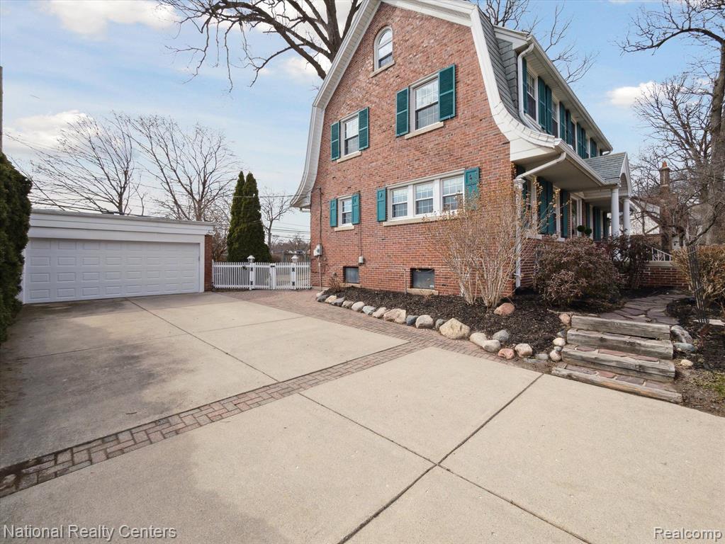 422 HENDRIE Boulevard, Royal Oak, MI 48067 — Photo 40