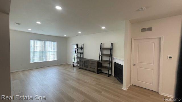 28289 S POINTE Lane, New Baltimore, MI — Photo 2