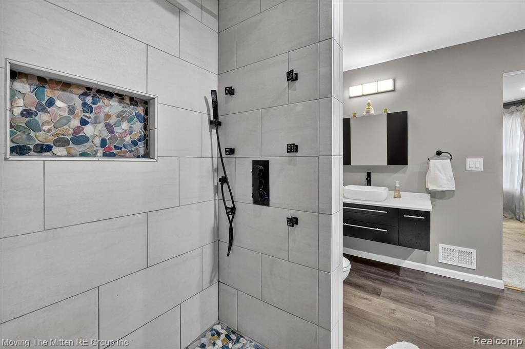 10129 Walnut Shores Drive, Fenton, MI 48430 — Photo 28