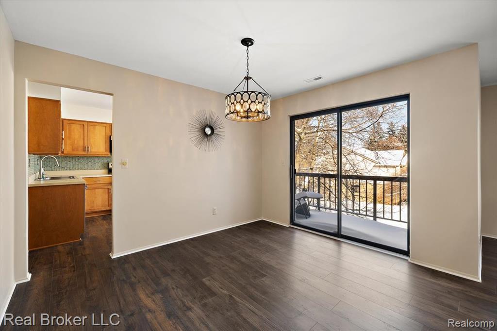 36952 Ridgedale Court, Farmington, MI 48331 — Photo 11
