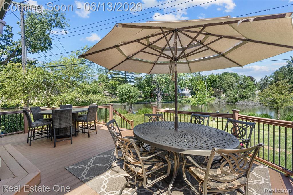 2428 Pine Lake Road, West Bloomfield, MI 48324 — Photo 19