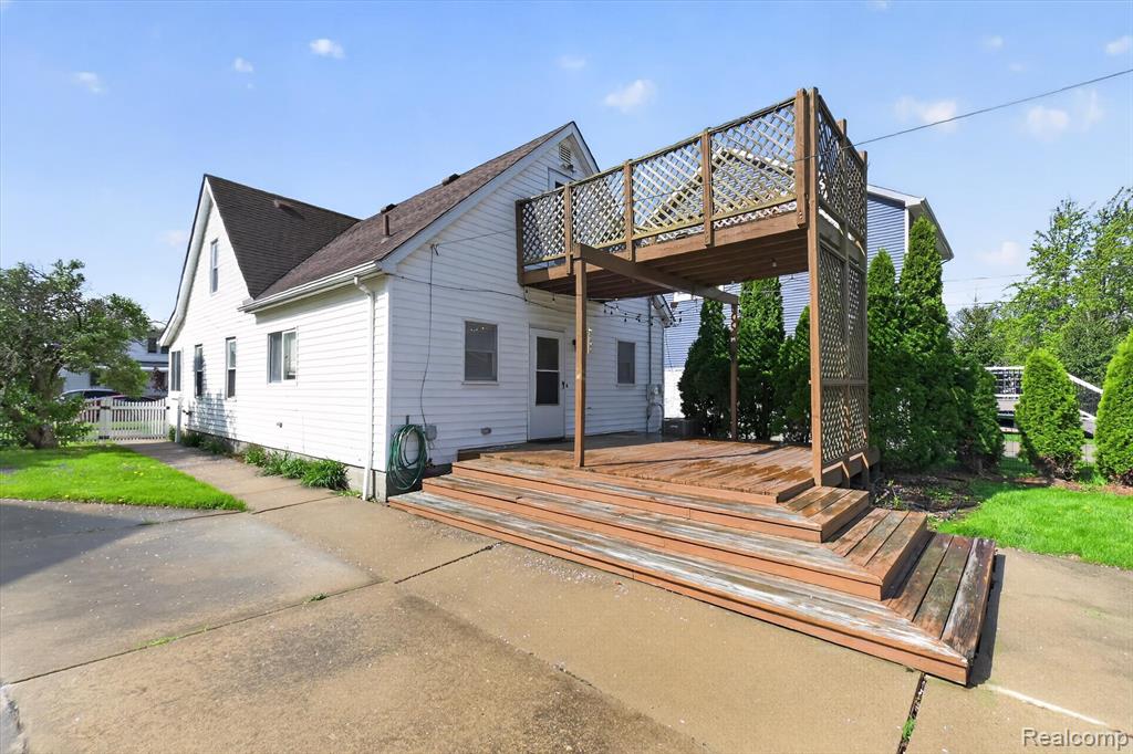 1518 Chestnut Street, Wyandotte, MI 48192 — Photo 29