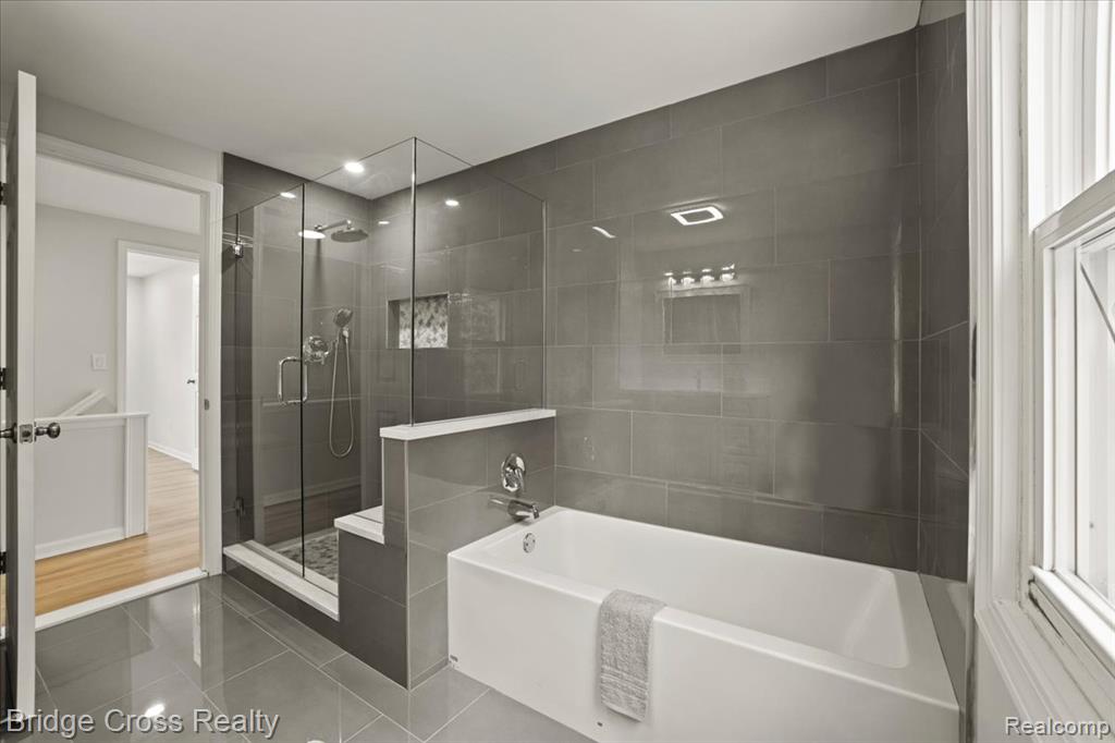 655 S Spinningwheel Lane, Bloomfield Hills, MI 48304 — Photo 28