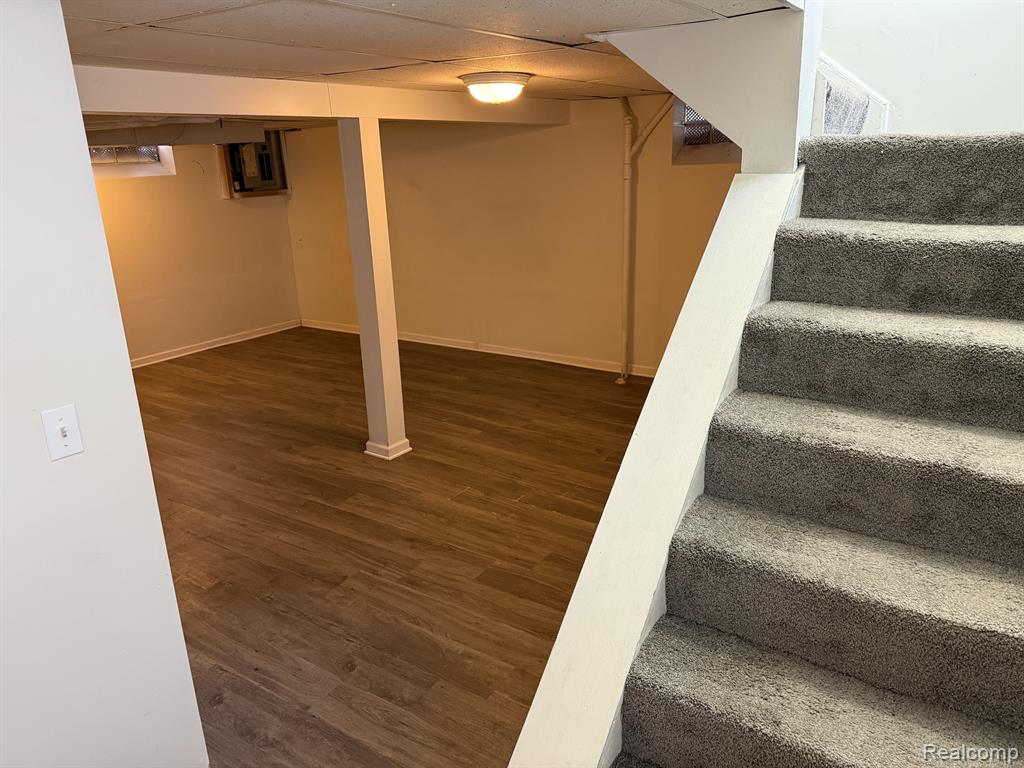 904 N REMBRANDT Avenue, Royal Oak, MI 48067 — Photo 12
