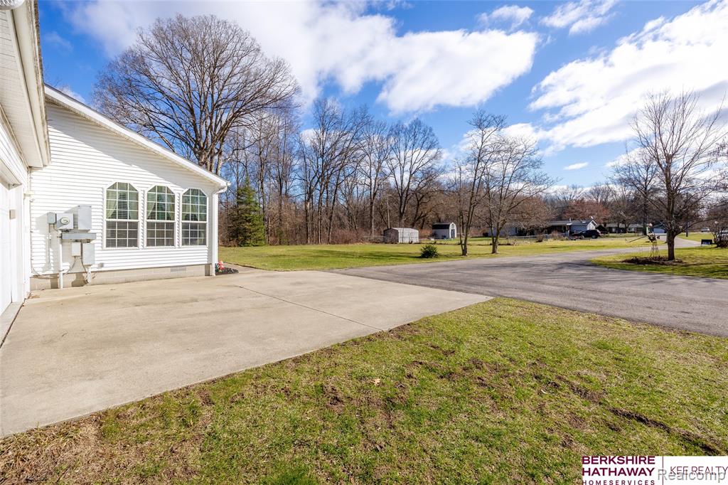 19090 Sumpter Road, Belleville, MI 48111 — Photo 7