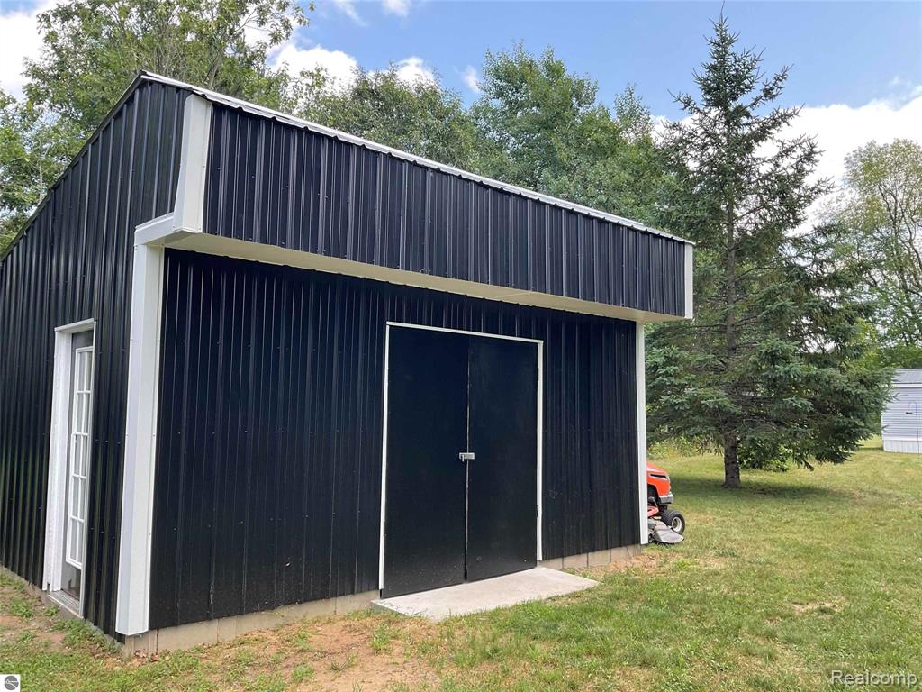 10694 Freeman Road, Mesick, MI 49668 — Photo 22
