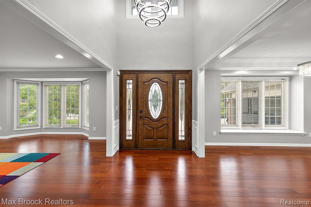 4696 PIER Court, Troy, MI 48098 — Photo 2