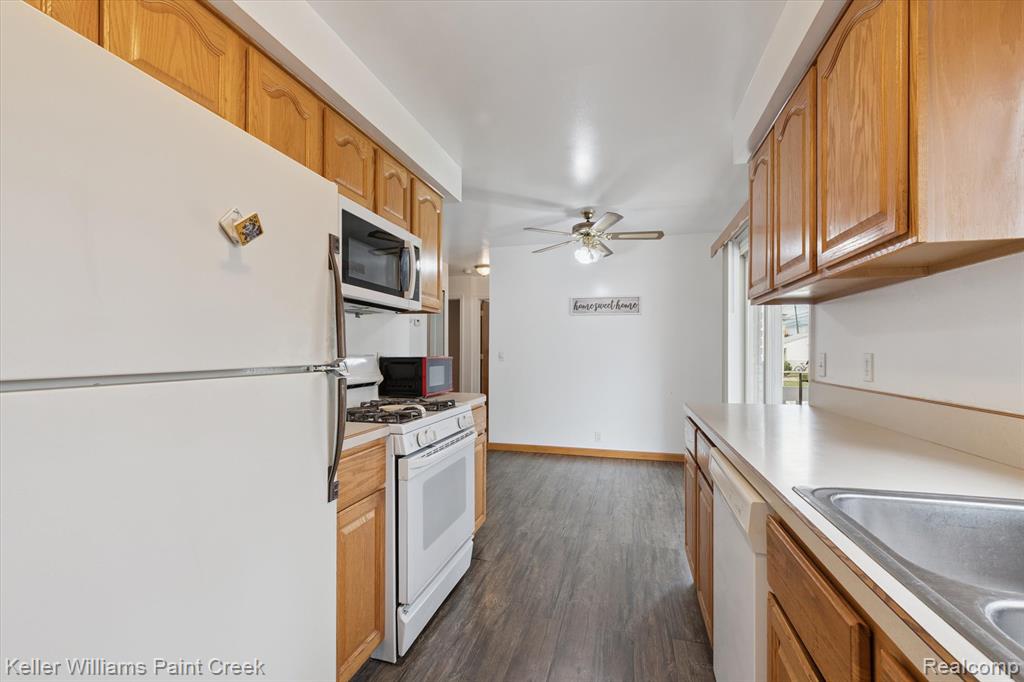 8457 Potomac Street, Center Line, MI 48015 — Photo 18