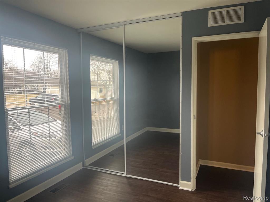 39828 VILLAGE WOOD Circle, Novi, MI — Photo 18
