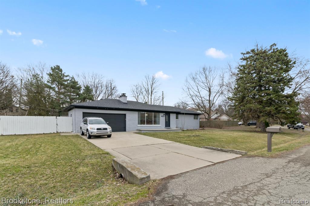 41920 MAROLD Drive, Sterling Heights, MI 48314 — Photo 4