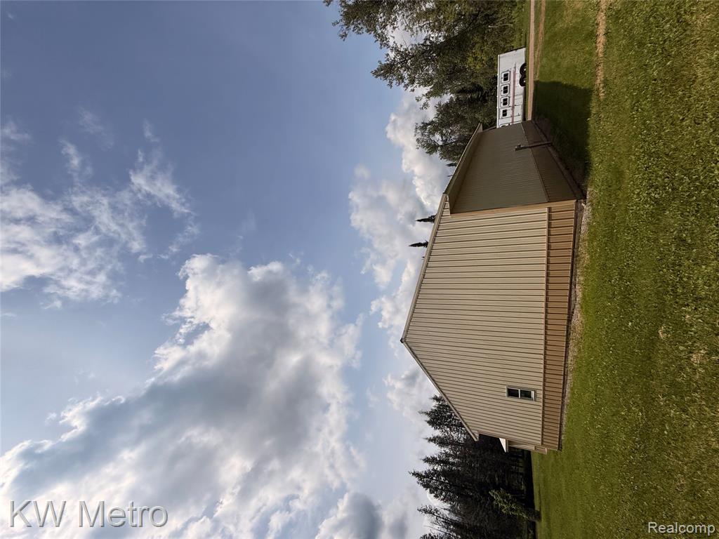 5749 Schultz Road, Indian River, MI 49749 — Photo 15