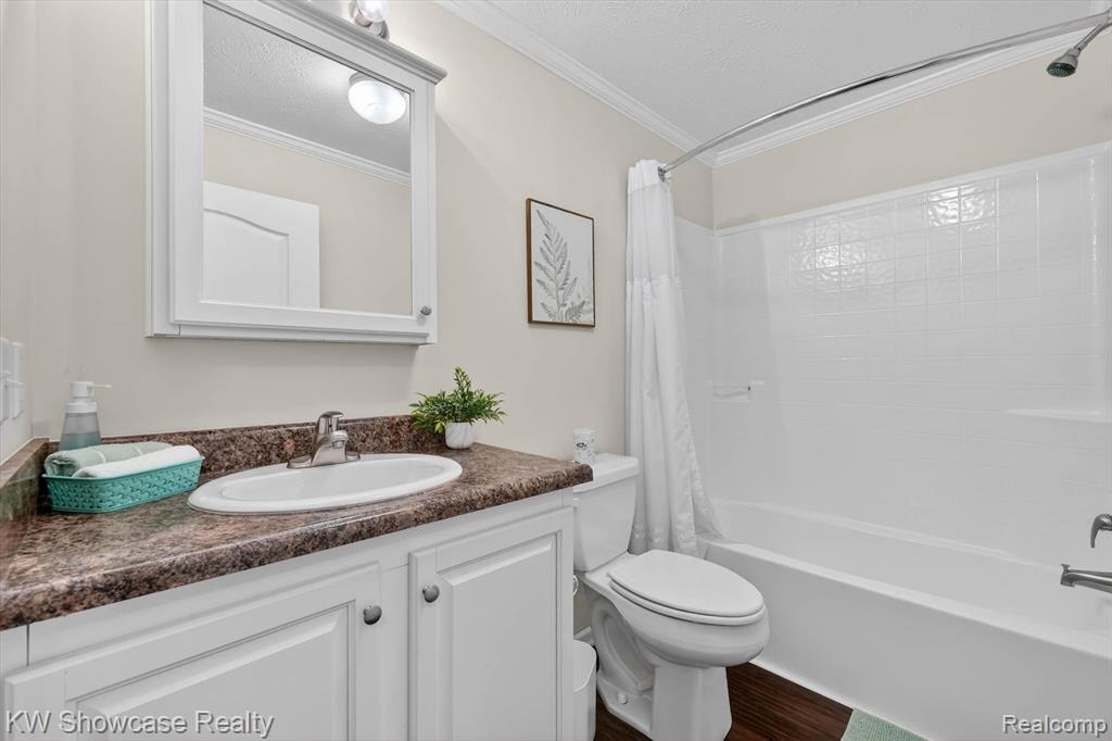 52525 Willow Wood Court, Chesterfield, MI — Photo 21