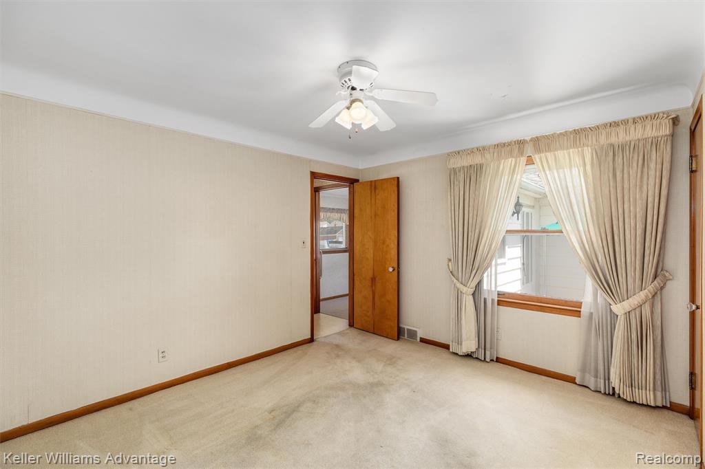 7320 Colonial Street, Dearborn Heights, MI 48127 — Photo 17