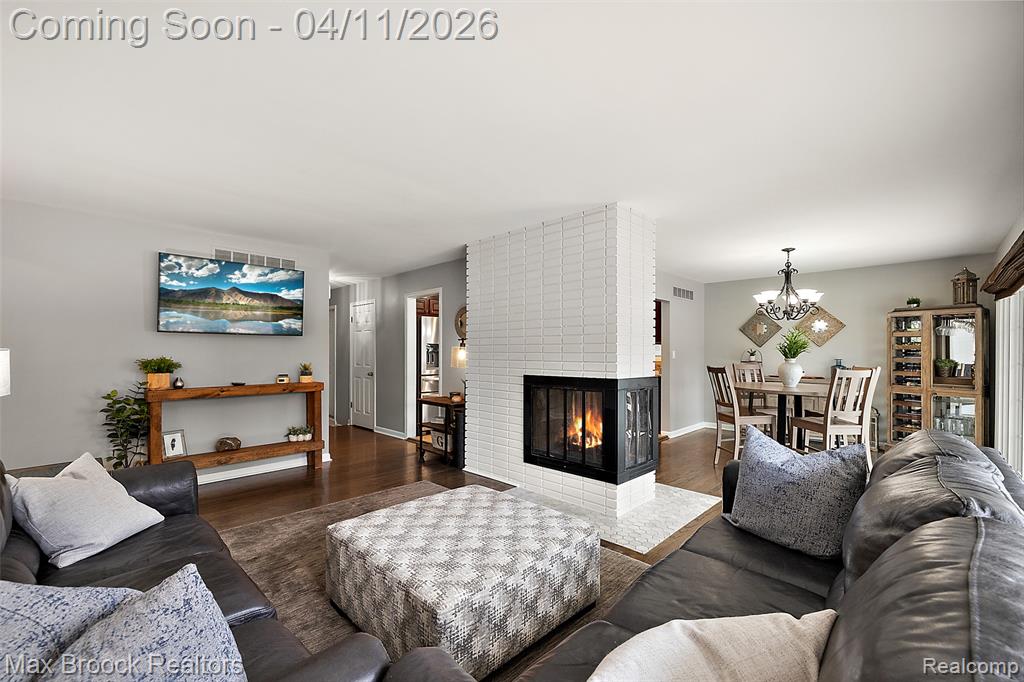 32040 Coronet Drive, Farmington Hills, MI, 48334