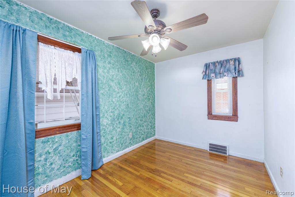 6640 Gahona Avenue, Allen Park, MI 48101 — Photo 9