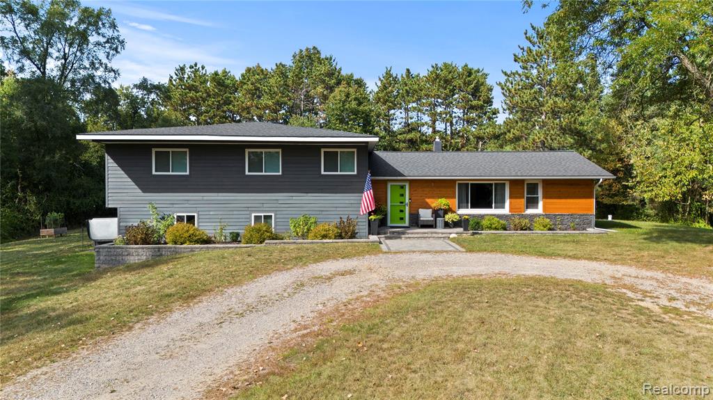 2850 Santia Drive, Troy, MI, 48085