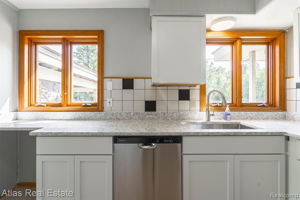 10493 Green Road, Goodrich Vlg, MI — Photo 20