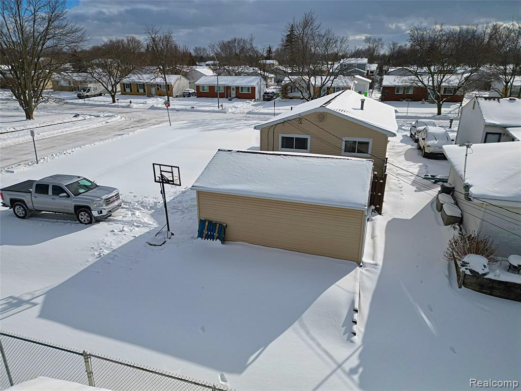 412 Cambridge Avenue, South Lyon, MI 48178 — Photo 4