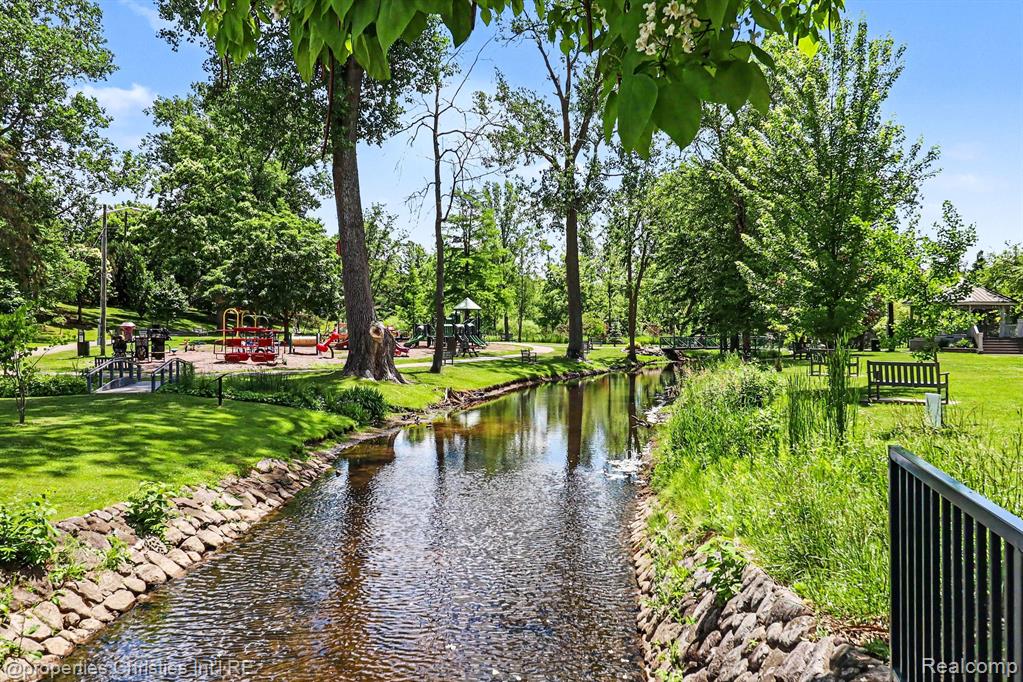 9567 Susin Lane, Clarkston, MI 48348 — Photo 40