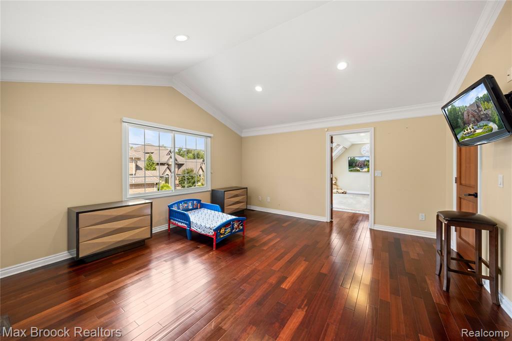 5679 Branford Drive, West Bloomfield, MI — Photo 47