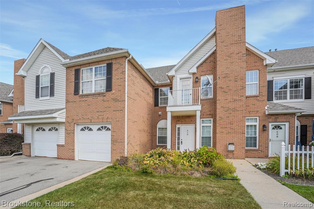 610 Olde English Circle, Howell, MI 48855 — Photo 2