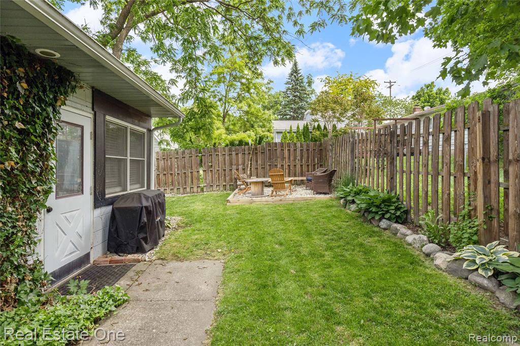 225 1st Street, Fenton, MI 48430 — Photo 37