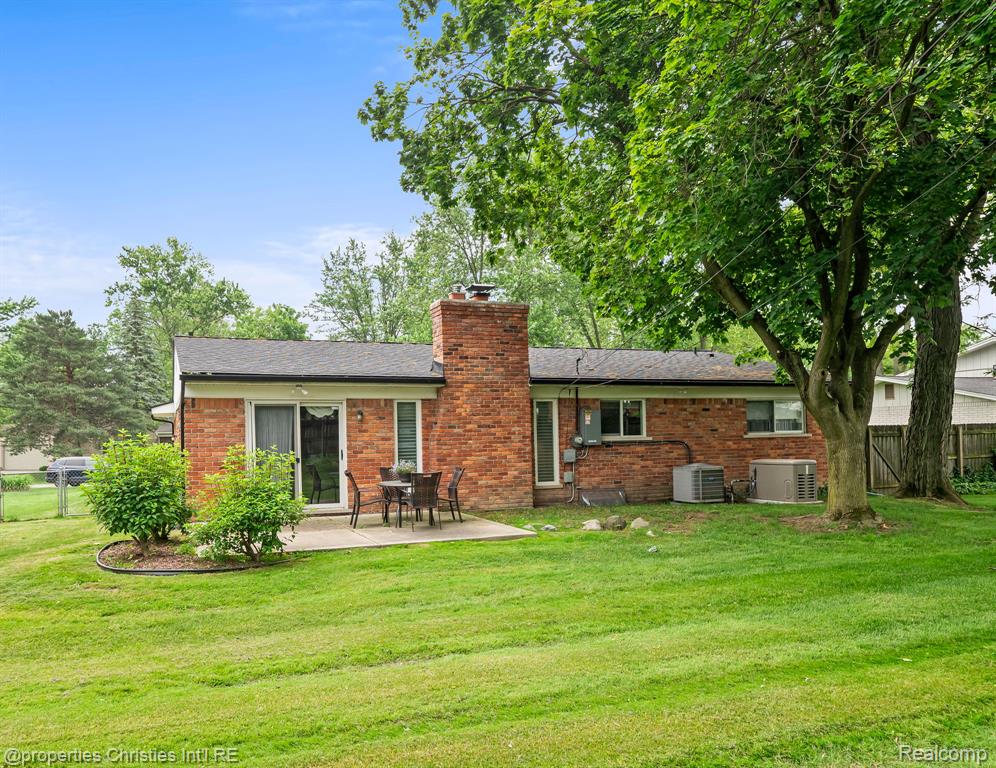 41642 Sycamore Drive, Novi, MI — Photo 25