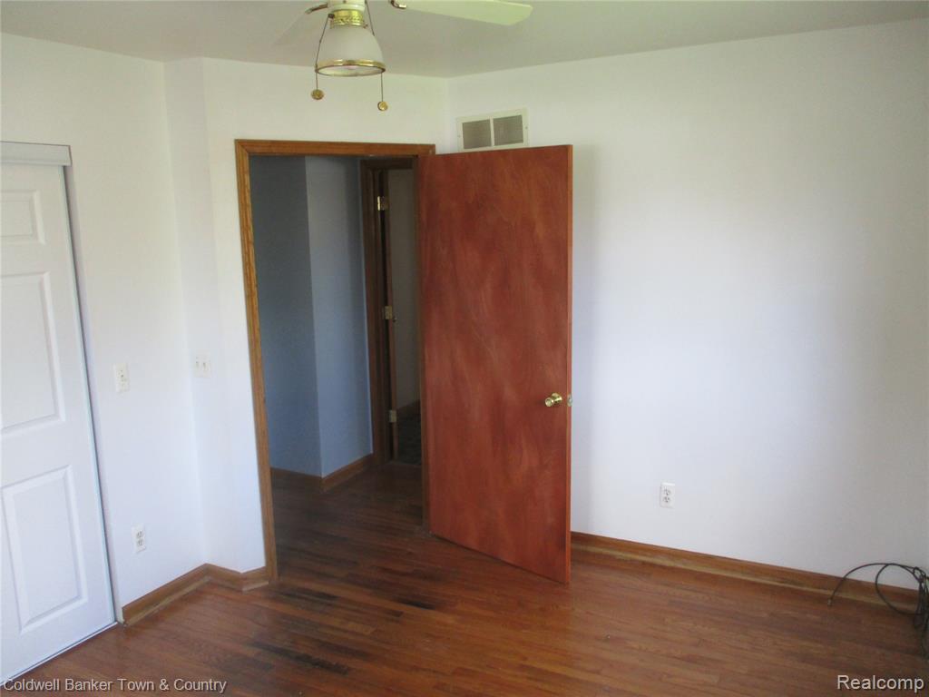 5656 Monroe Street, Dearborn Heights, MI 48125 — Photo 9