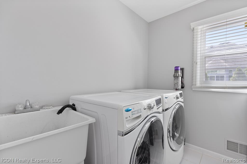 51874 EMIL Drive, Macomb, MI 48042 — Photo 20