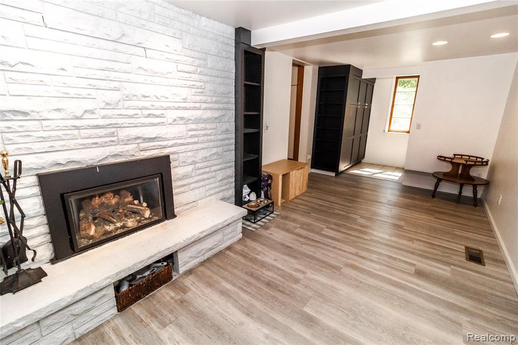 30 Brown Court, Midland, MI 48640 — Photo 12