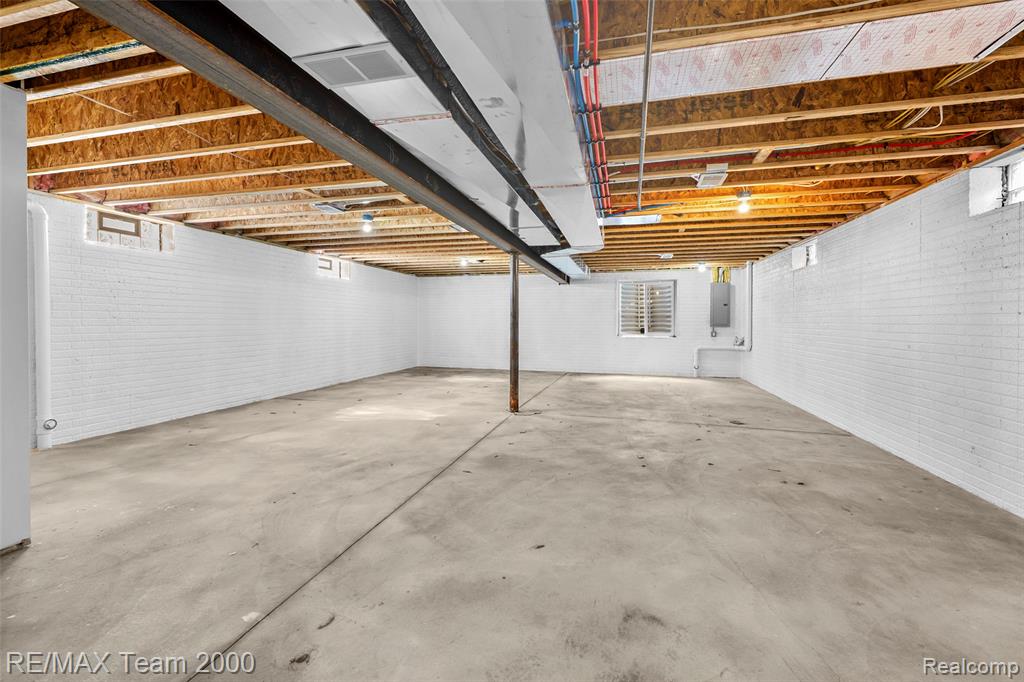 933 N Highland Street, Dearborn, MI 48128 — Photo 49