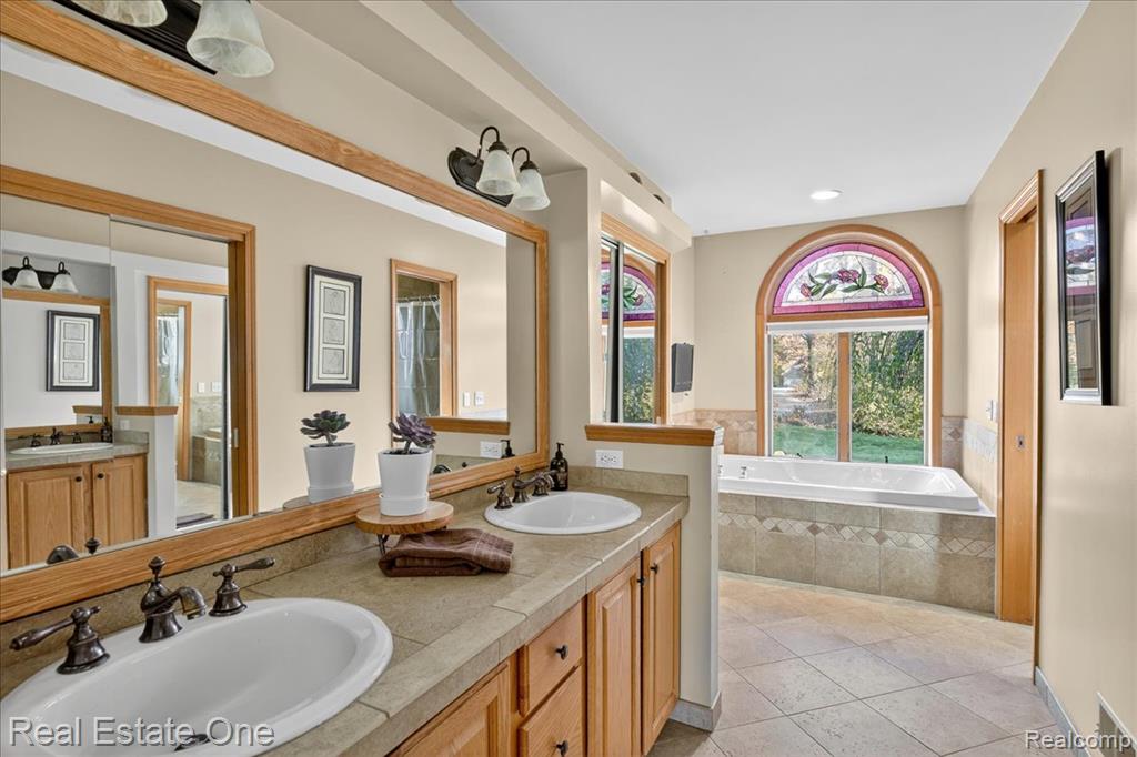 693 Knibbe Road, Lake Orion, MI 48362 — Photo 51