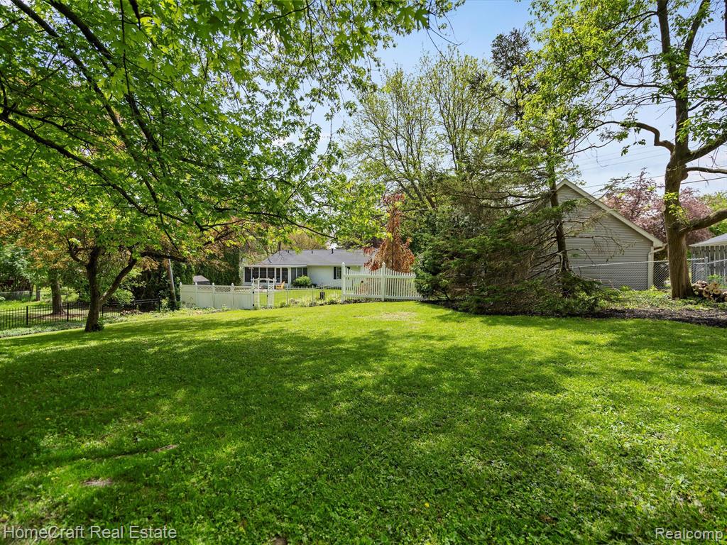 523 W BROOKS Street, Howell, MI 48843 — Photo 31