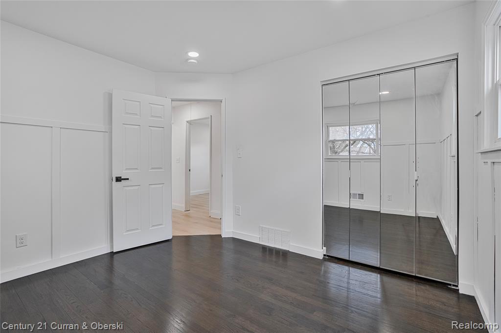9025 Weddel Street, Taylor, MI 48180 — Photo 18
