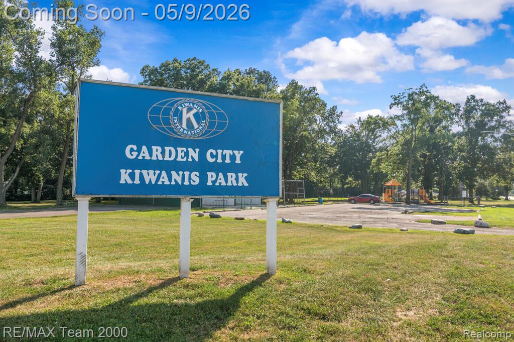 6557 Huntleigh Street, Garden City, MI — Photo 39