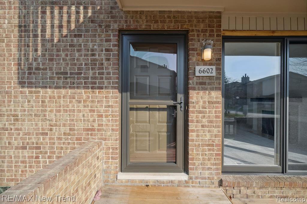 6602 MAPLE LAKES Drive, West Bloomfield, MI — Photo 4